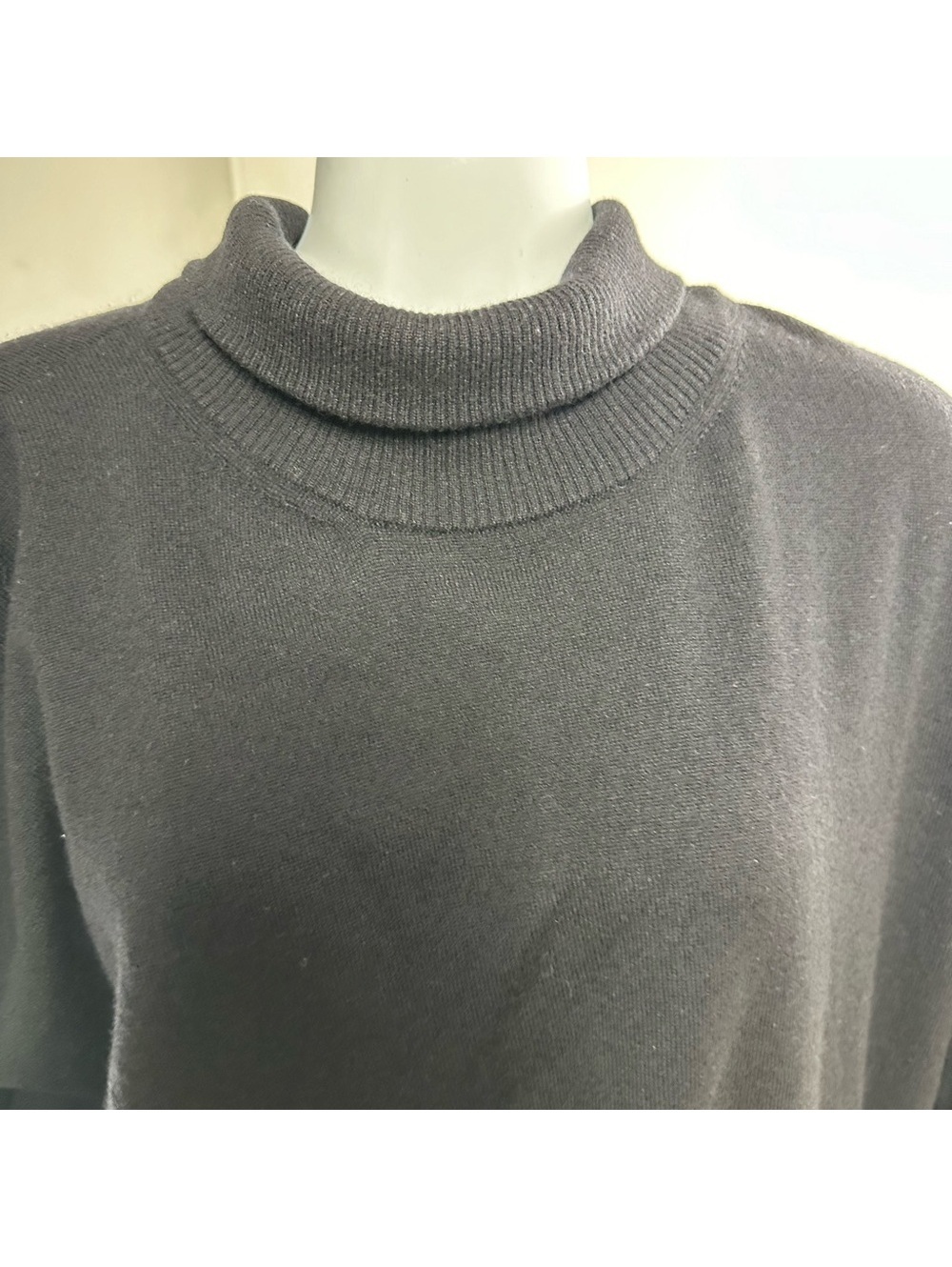 $969 Lorena Antoniazzi 100% Cashmere Black Sweater Italy 42